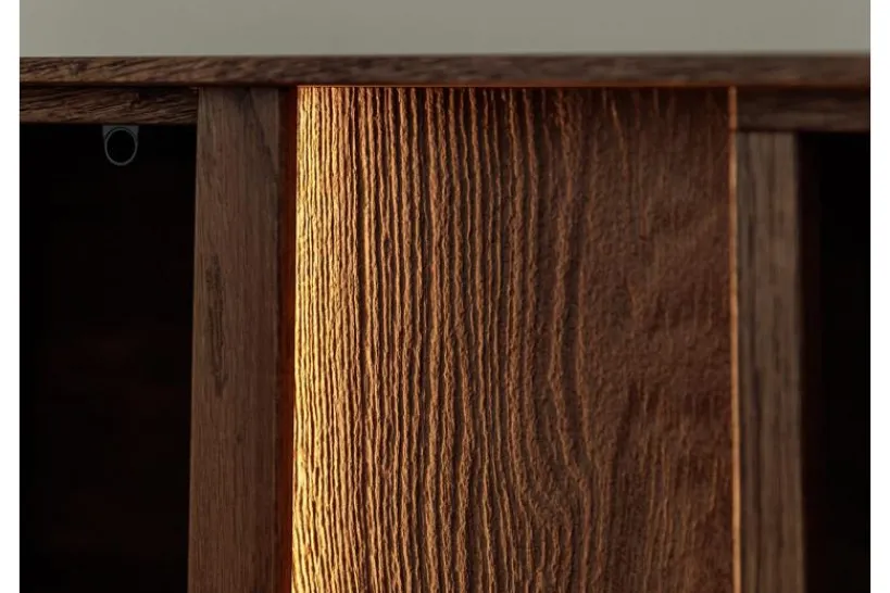 Arrediorg Credenza moderna alta in rovere massello con LED