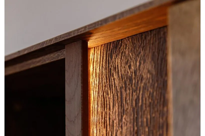 Arrediorg Credenza moderna alta in rovere massello con LED