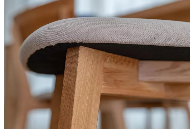 Arrediorg Sedia massello con imbottitura in tessuto beige LEON