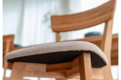Arrediorg Sedia massello con imbottitura in tessuto beige LEON