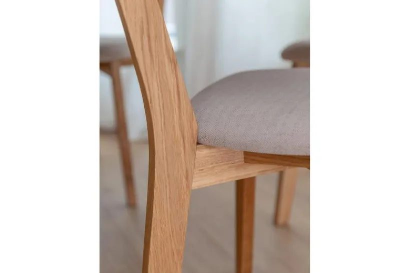 Arrediorg Sedia massello con imbottitura in tessuto beige LEON
