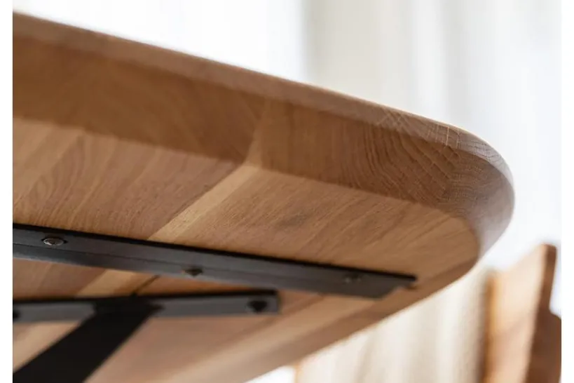 Arrediorg Tavolo moderno ovale in legno massello e metallo nero 160x90 SISTINA